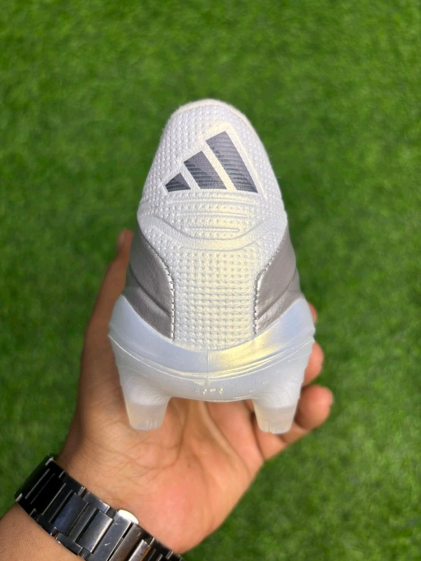 Copa Pure IV Elite Silver Colour Low-top FG Without Lace - 10.5