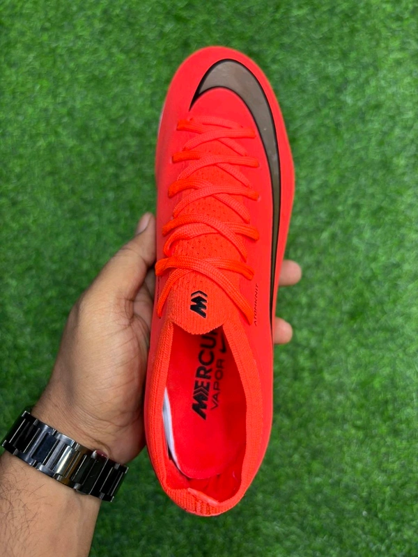 Vapor 17 Elite Red Colour Low-top FG With Lace - 8.5