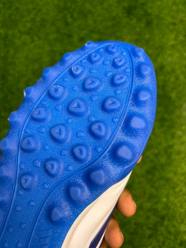 Copa Pure 4 Elite White Blue Turf/AG With Lace - 6.5