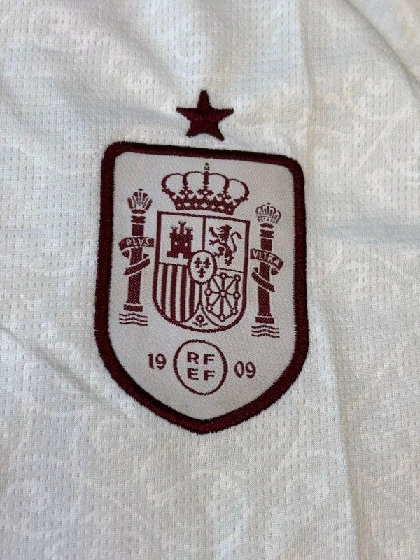 Spain 2026 World Cup Away Kit Fan Edition With Short - M