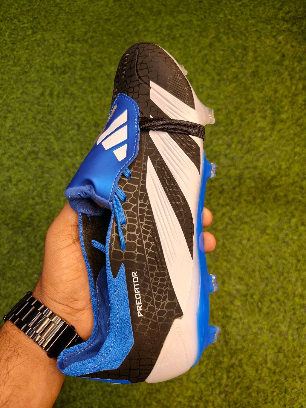 Predator Elite Foldover Black Blue Colour FG