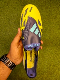 Predator Foldover Elite Green Colour FG With Lace - 8