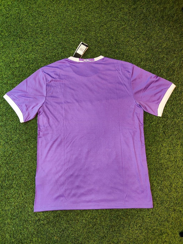 Retro Madrid 16/17 Away Jersey - L