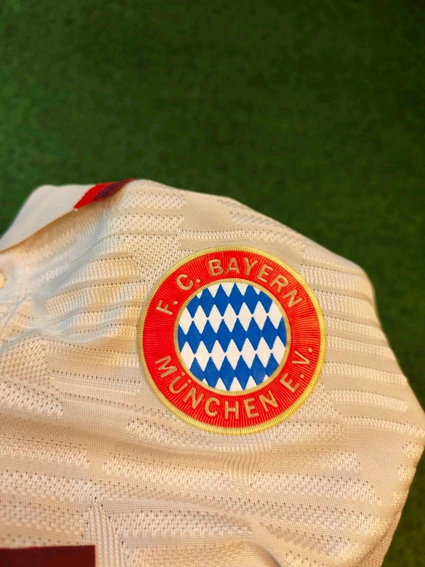 Bayern Munich Away 24/25 Player Edition - L