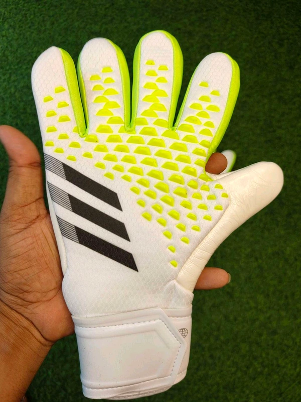 Predator White And Light Green Colour Match Gloves - 8