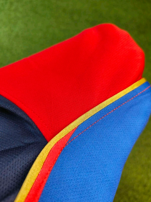 Retro Barcelona Home 2001-02 Half Sleeve - S