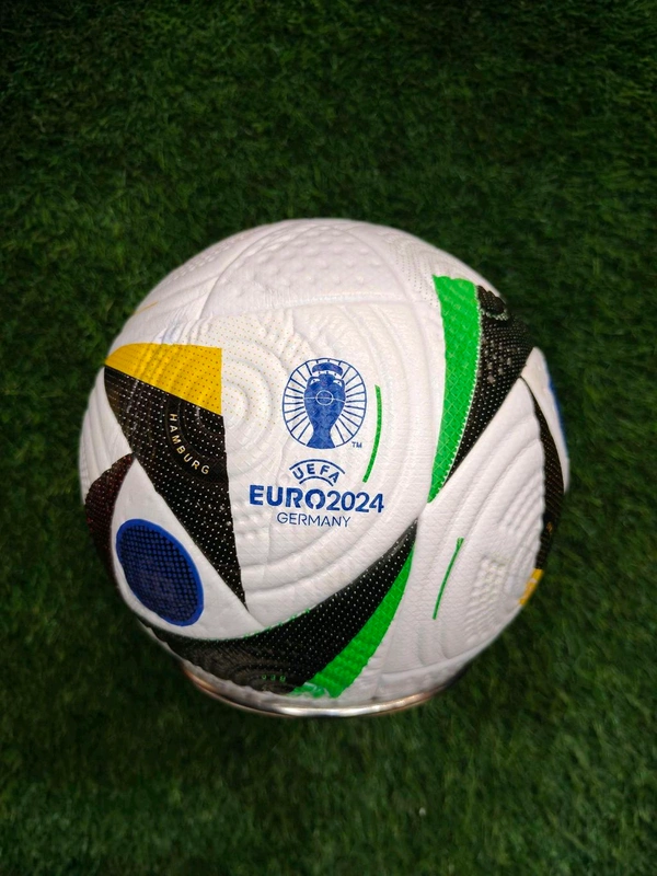 Euro 2024 Fussballliebe Pro Football Replica (5 Size)
