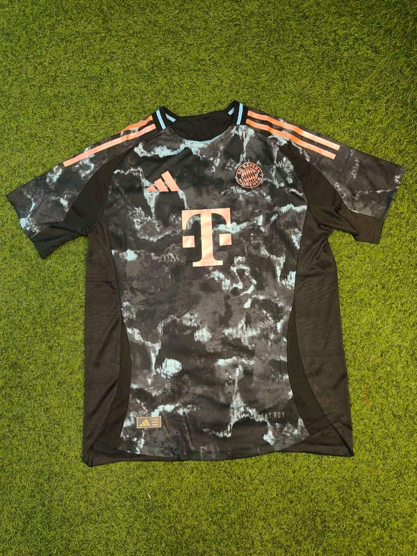 FC Bayern Munich 24/25 Away Kit Player Edition - XL