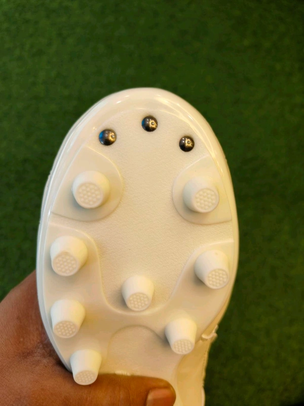 Copa Mundial Off White Colour With Less - 7.5