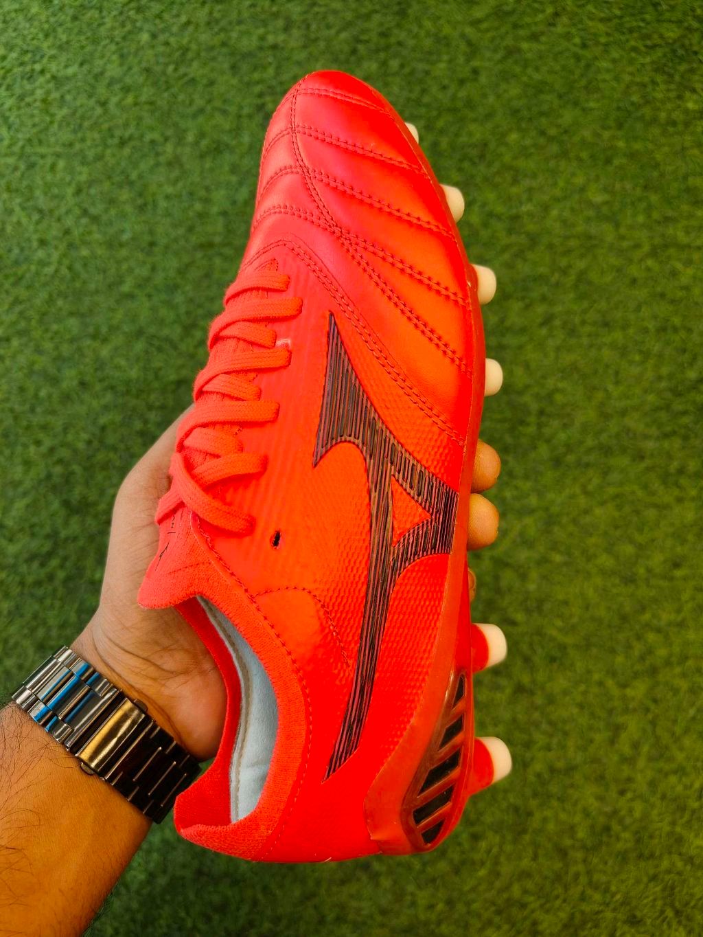 Mizuno Morelia Neo Red Colour With Less