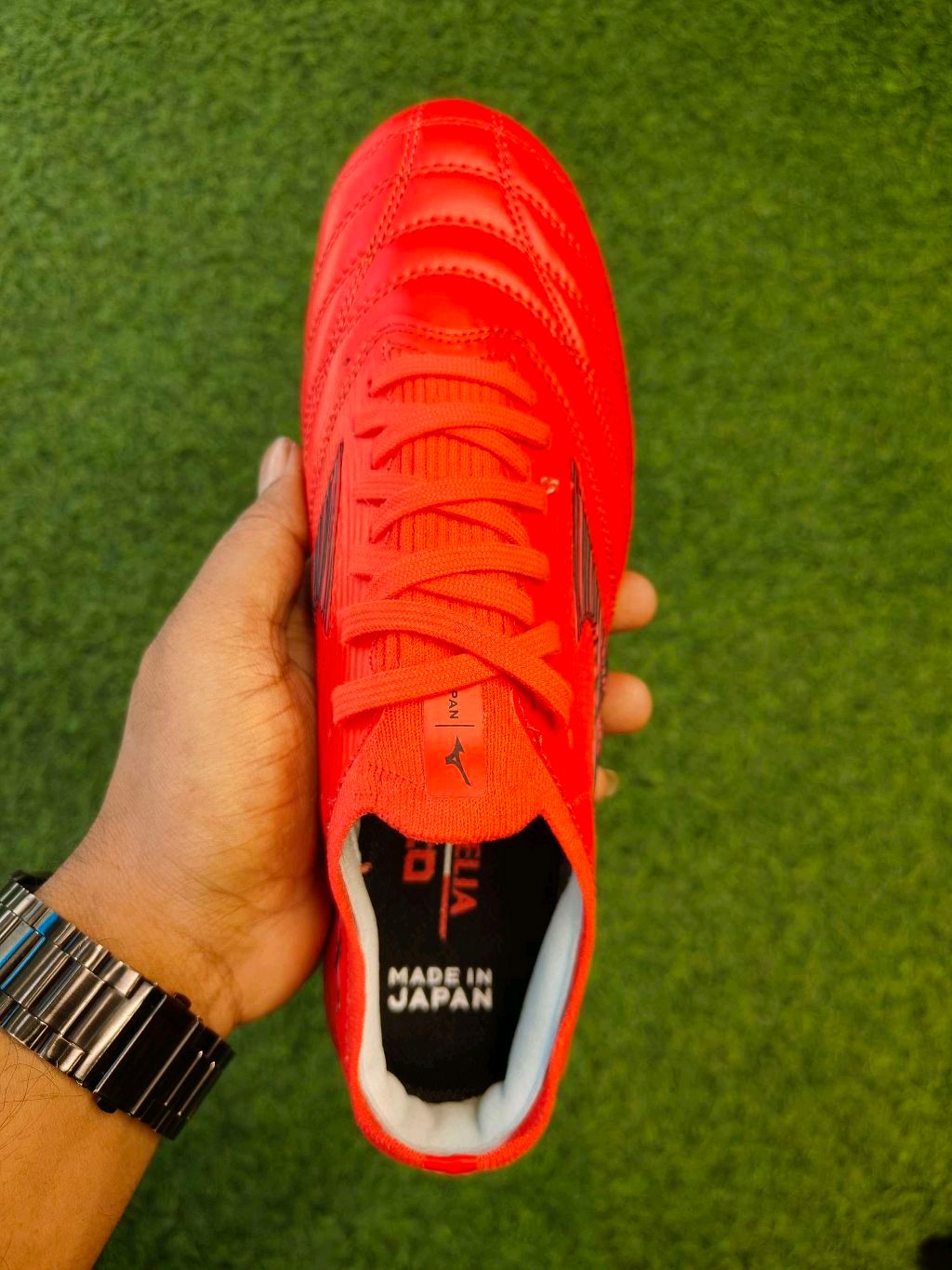 Mizuno Morelia Neo Red Colour With Less