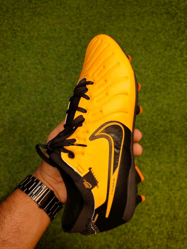 Tempo Orange And Black Colour - 8.5