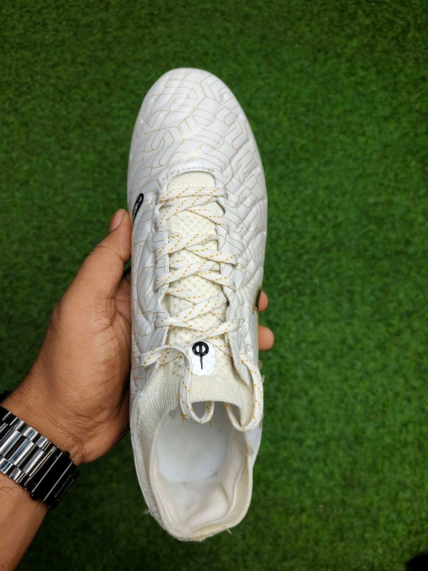 Tiempo Cream And Gold Colour Low Top - 5.5