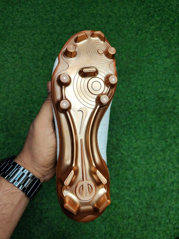 Tiempo Cream And Gold Colour Low Top - 5.5