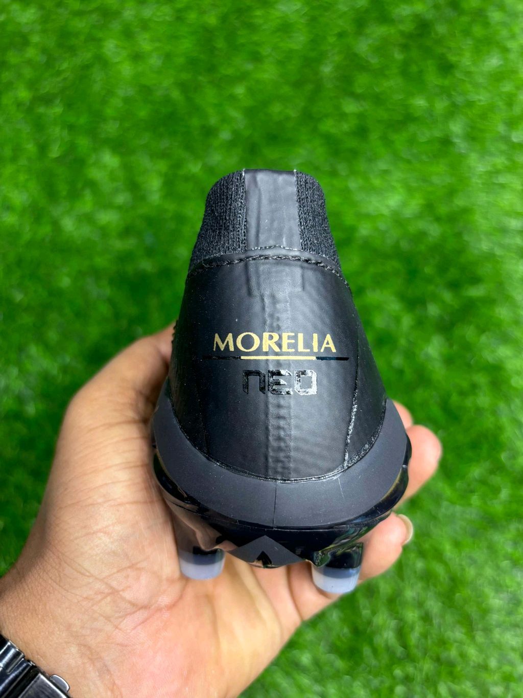 Mizuno Morelia Neo Black And Gold With Lace FG