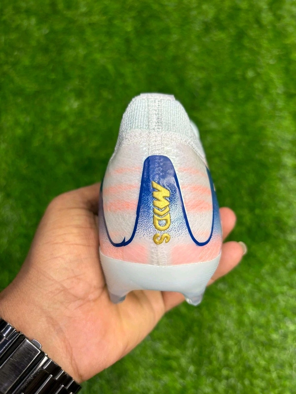 Mercurial Vapor 16 Elite Low Top CR7 Edition FG - 5.5