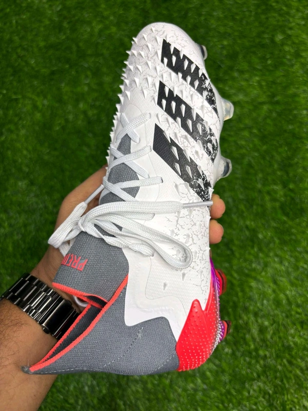 Predator Freak White Colour High-top FG With Lace - 6.5