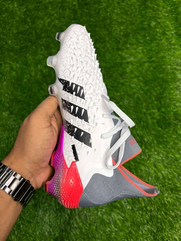 Predator Freak White Colour High-top FG With Lace - 6.5