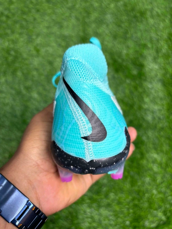 PhantomGX Elite Silver And Blue Low Top FG - 5.5