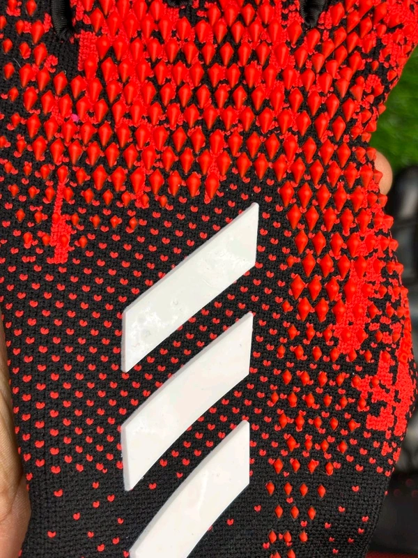 Predator Red And Black GK Gloves - 9