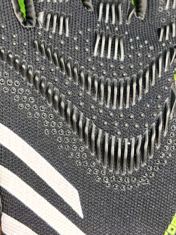 Predator Black And Red GK Gloves - 10