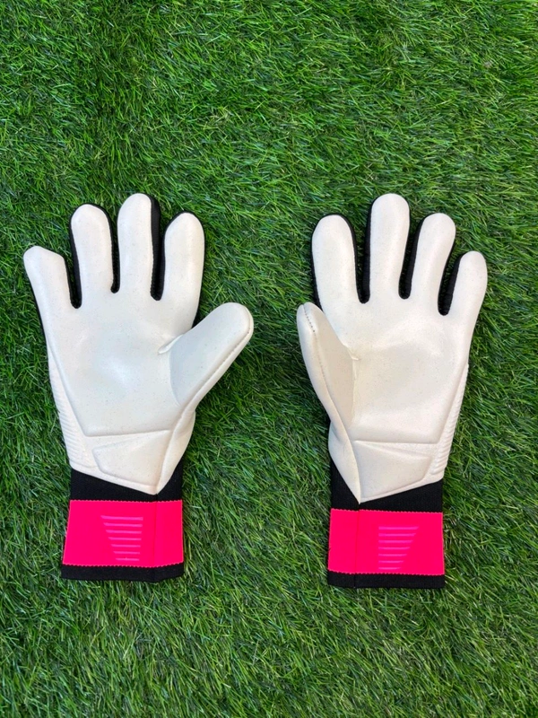Predator Black And Pink GK Gloves - 8