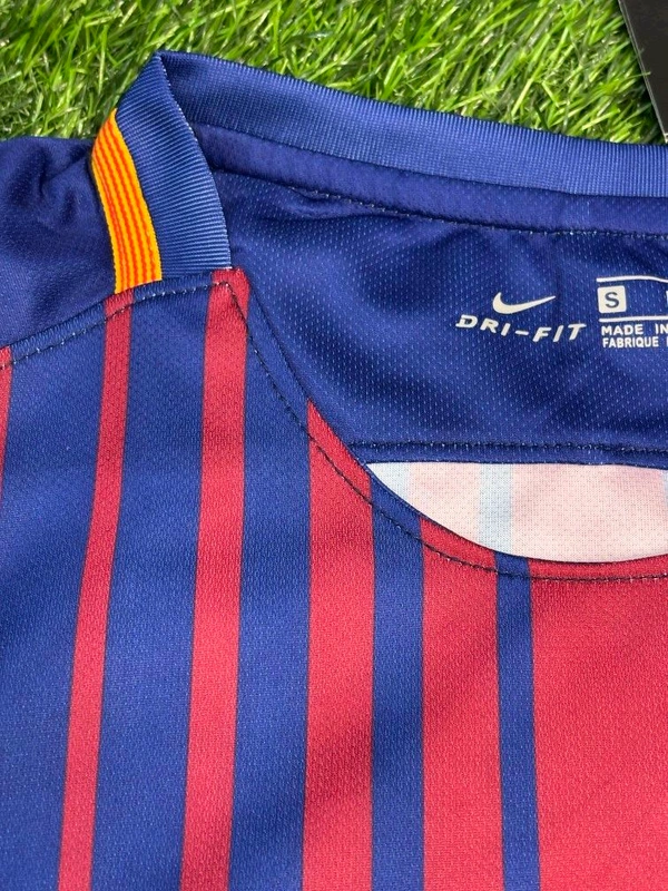 Retro FC Barcelona 17/18 Home Half Sleeve Jersey - L