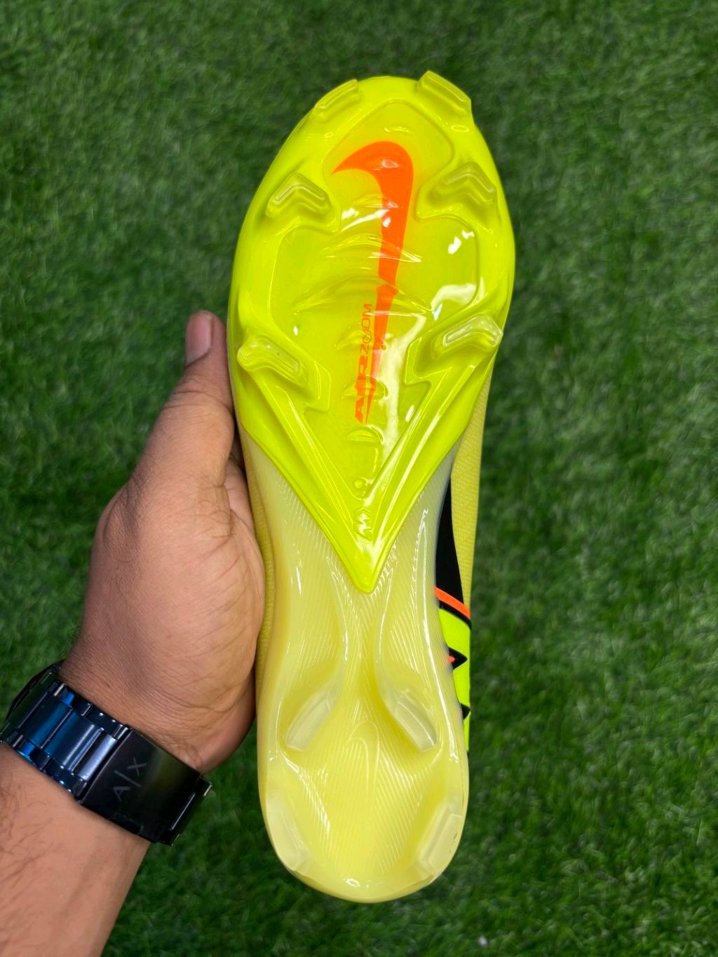 Mercurial Vapor 16 Mad Voltage FG Low-top With Lace