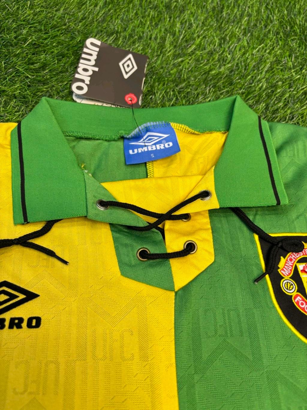 Retro Manchester United 1992-94 Away Half Sleeve