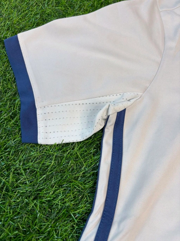 Retro Madrid 2016-17 Home Half Sleeve - M