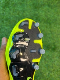 Hypervenol Phantom FG M Light Green Low-top With Lace - 8.5