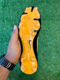 Hypervenom Phantom 3 Orange & Black Low-top FG With Lace - 5.5