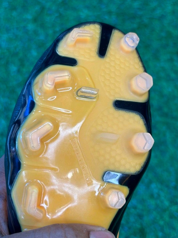 Hypervenom Phantom 3 Orange & Black Low-top FG With Lace - 6