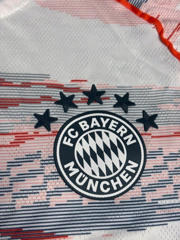 Bayern Munich 25/26 Away Player Edition Half Sleeve - XL
