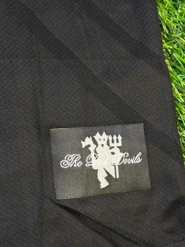 Retro Manchester United 2008 Away Fan Edition With Short - L
