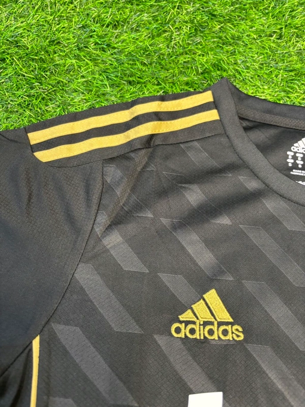 Retro Madrid 2011/12 Away Fan Edition With Short - S