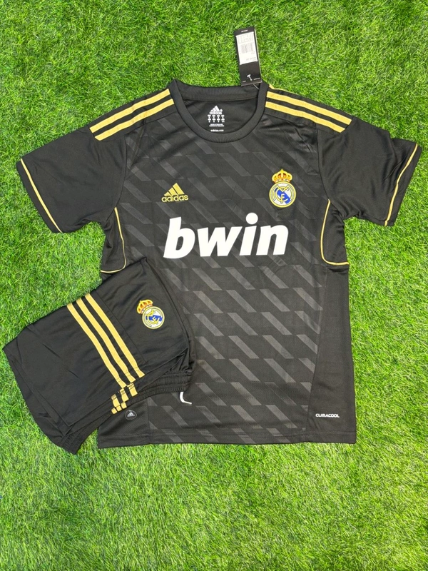 Retro Madrid 2011/12 Away Fan Edition With Short - M