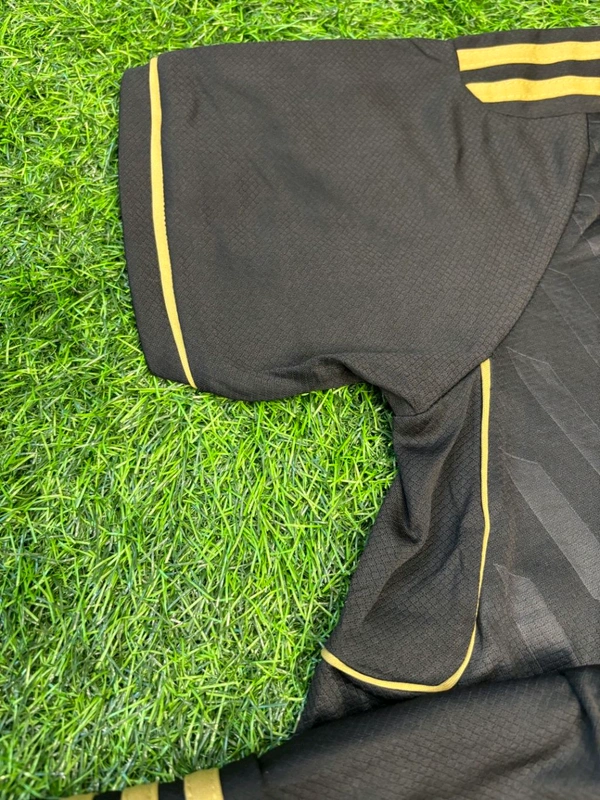 Retro Madrid 2011/12 Away Fan Edition With Short - L