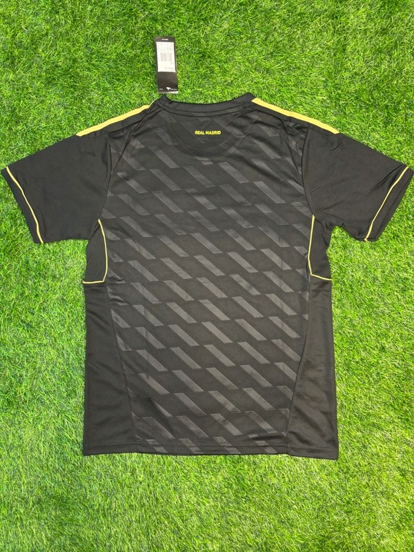 Retro Madrid 2011/12 Away Fan Edition With Short - XL