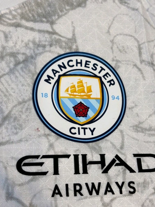 Manchester City 25/26 Away Player Edition Half Sleeve - S