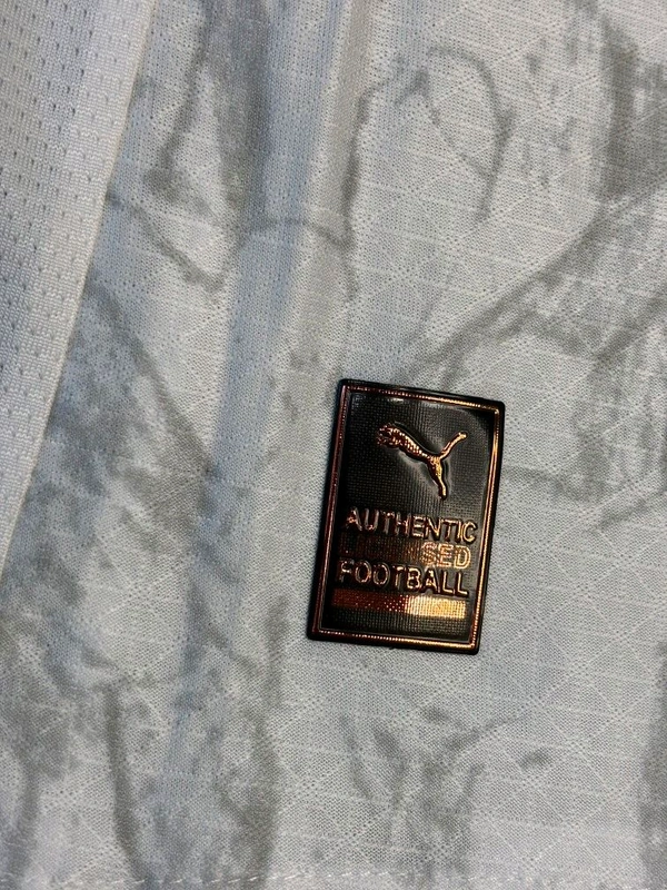 Manchester City 25/26 Away Player Edition Half Sleeve - S