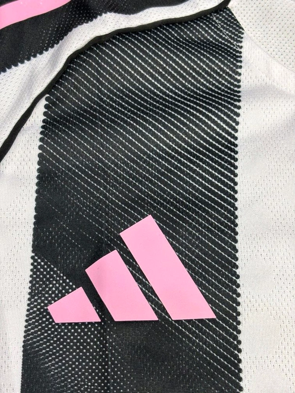 Juventus FC 25/26 Home Player Edition Half Sleeve - L