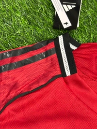 Manchester United 25/26 Home Player Edition - L