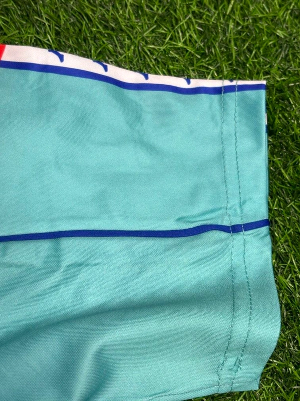 Retro FC Barcelona 1992/93 Away Half Sleeve - L