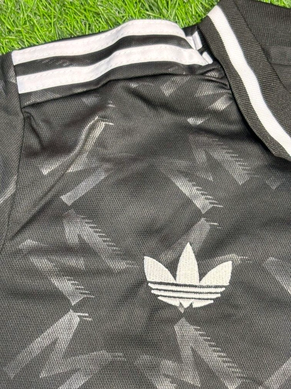 Manchester United 25/26 Black Special Kit Fan Edition With Short - XL