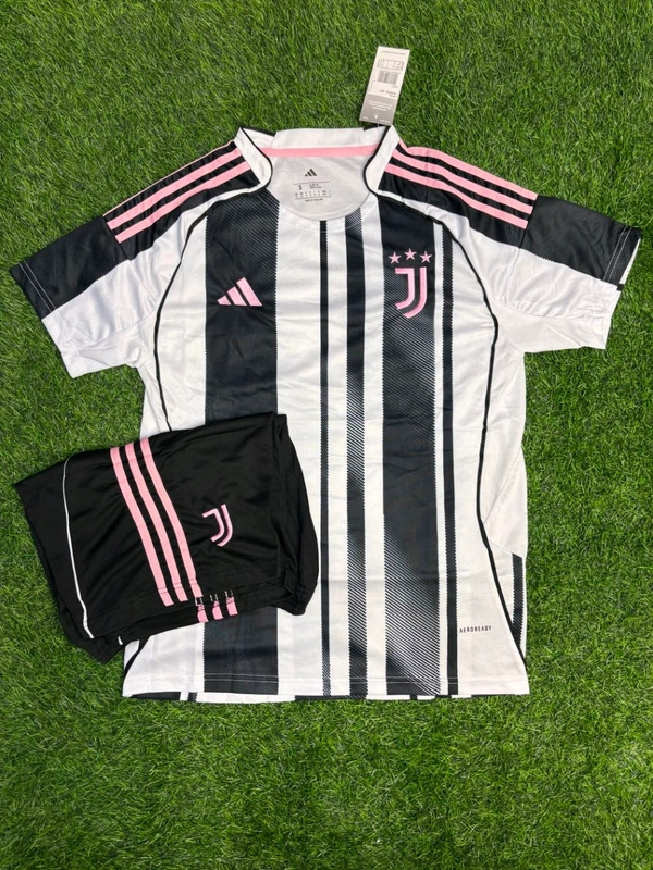 Juventus FC 25/26 Home Kit Fan Edition With Short - XL