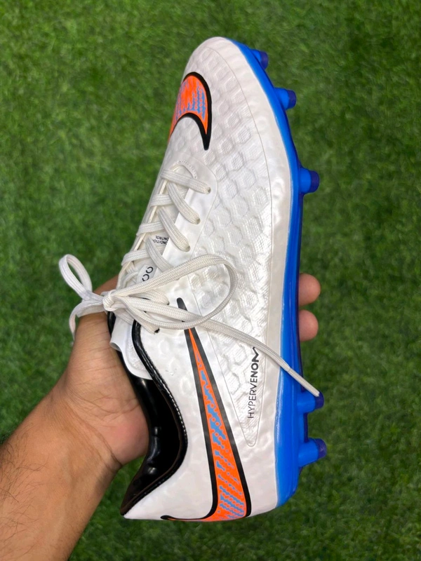 Hypervenom Phantom White Blue FG Low-top With Lace - 5.5