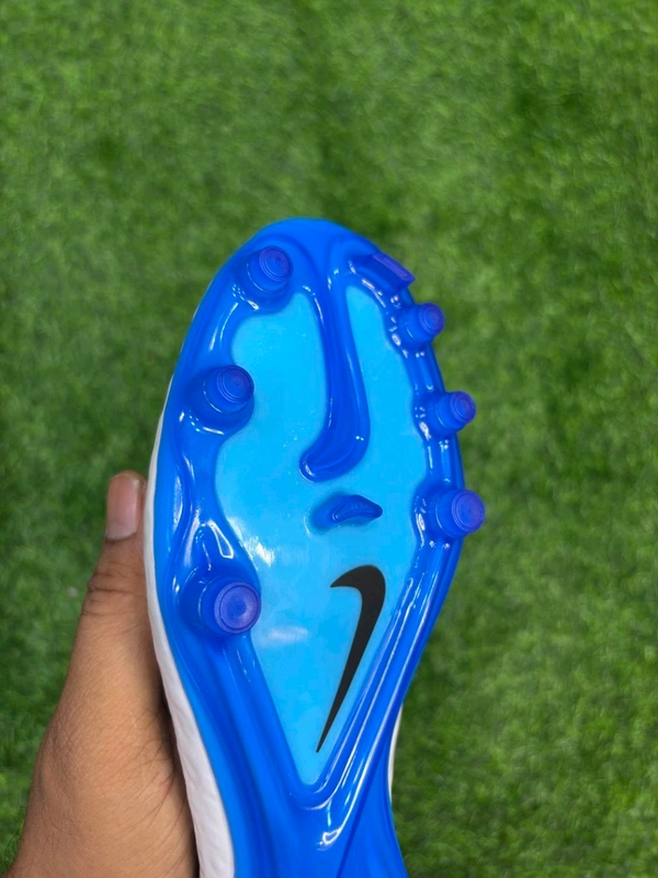 Hypervenom Phantom White Blue FG Low-top With Lace - 5.5