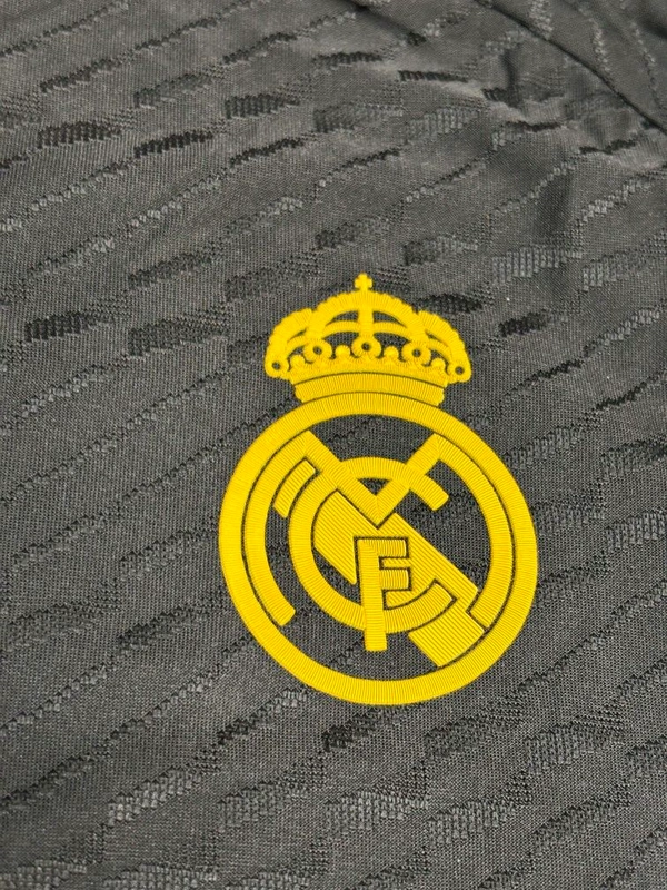 Madrid 23/24 3rd Kit Player Edition Half Sleeve - XL