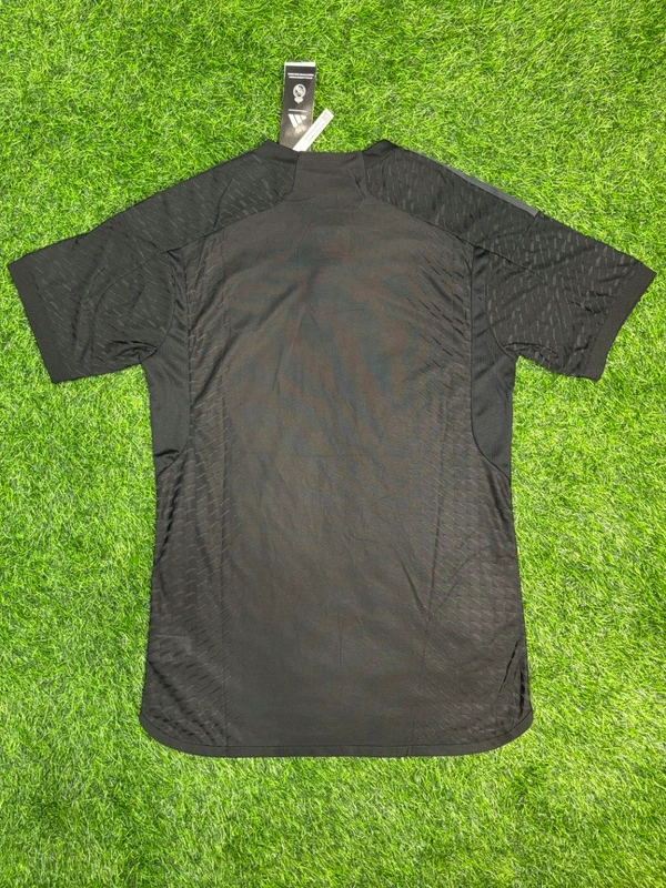 Madrid 23/24 3rd Kit Player Edition Half Sleeve - XL